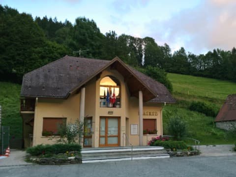 Maçon Saint-Pierre-d'Entremont