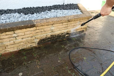 Nettoyage d’allées, terrasses et parkings Claix